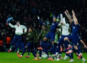 开云官方app入口-热门球队抢占比赛先机，夺冠在望