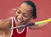 开云体育入口-篮下巨兽的跨洋对决，锡安·威廉姆森如何用防守艺术锁死76人进攻