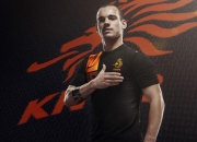 开云APP-黄喜灿闪耀雷恩之夜，亚洲之光在安菲尔德风暴中证明自我