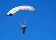 开云体育直播-佩雷兹统治全场，威廉姆斯逆转梅赛德斯，一场定义F1新秩序的经典战役