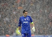 开云体育直播-赛道与球场的双重焦点，F1揭幕战与76人击穿湖人的启示