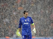 开云体育直播-赛道与球场的双重焦点，F1揭幕战与76人击穿湖人的启示