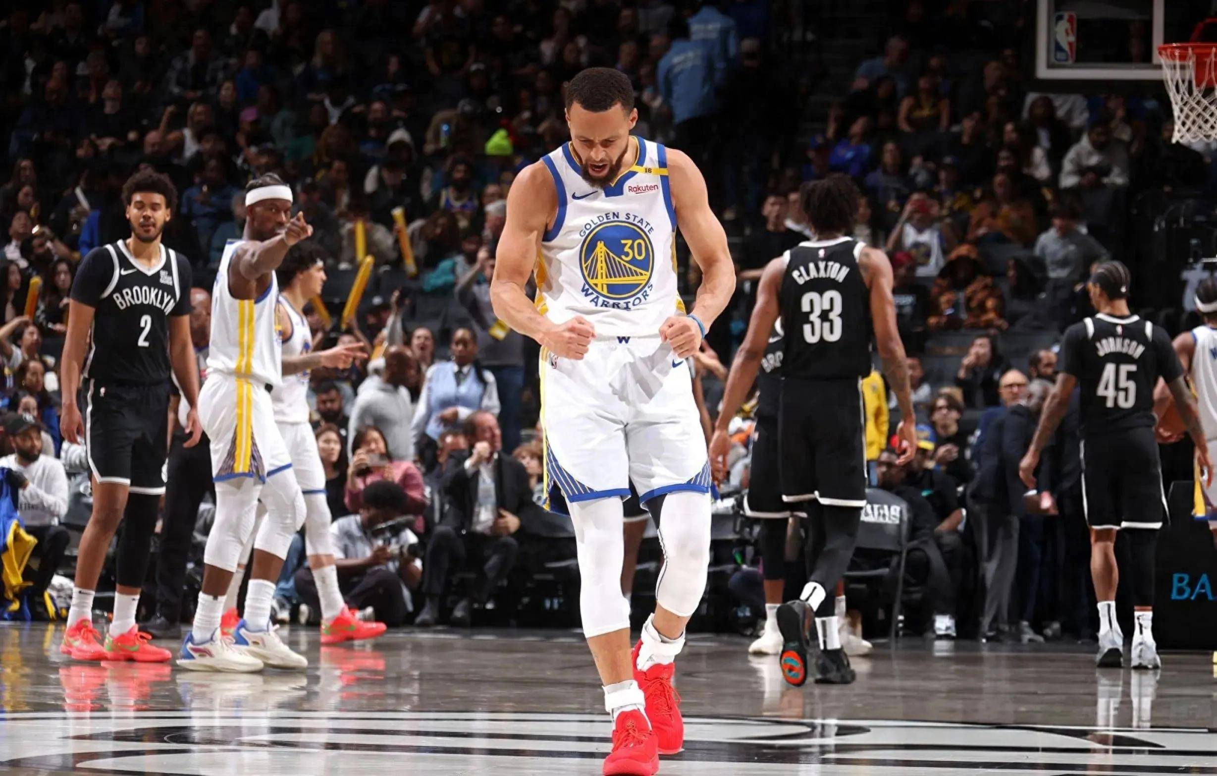 日本男篮翻盘篮网B队，库里送出助攻