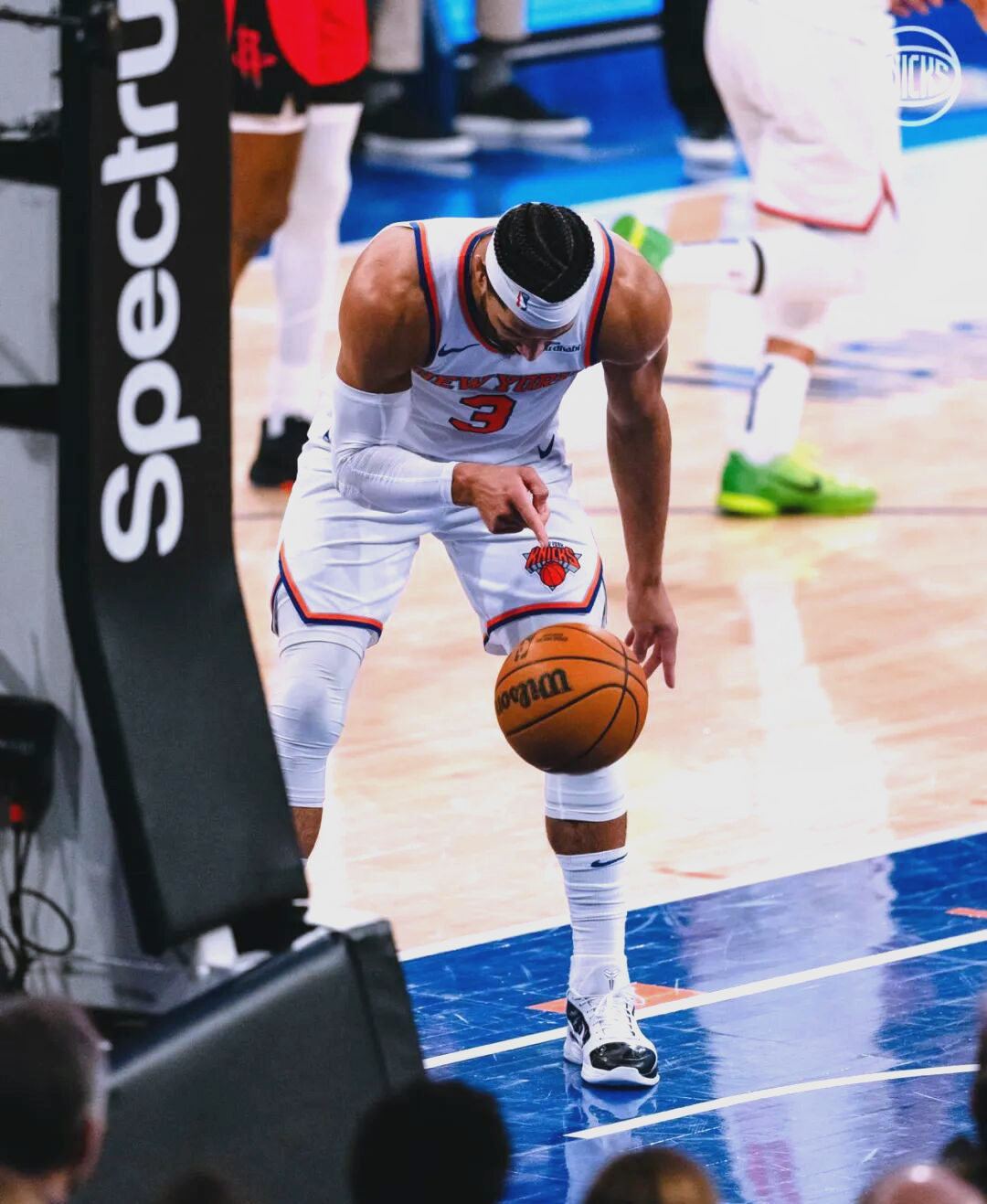 关于尼克斯险胜奇才，约基奇高光表现的信息