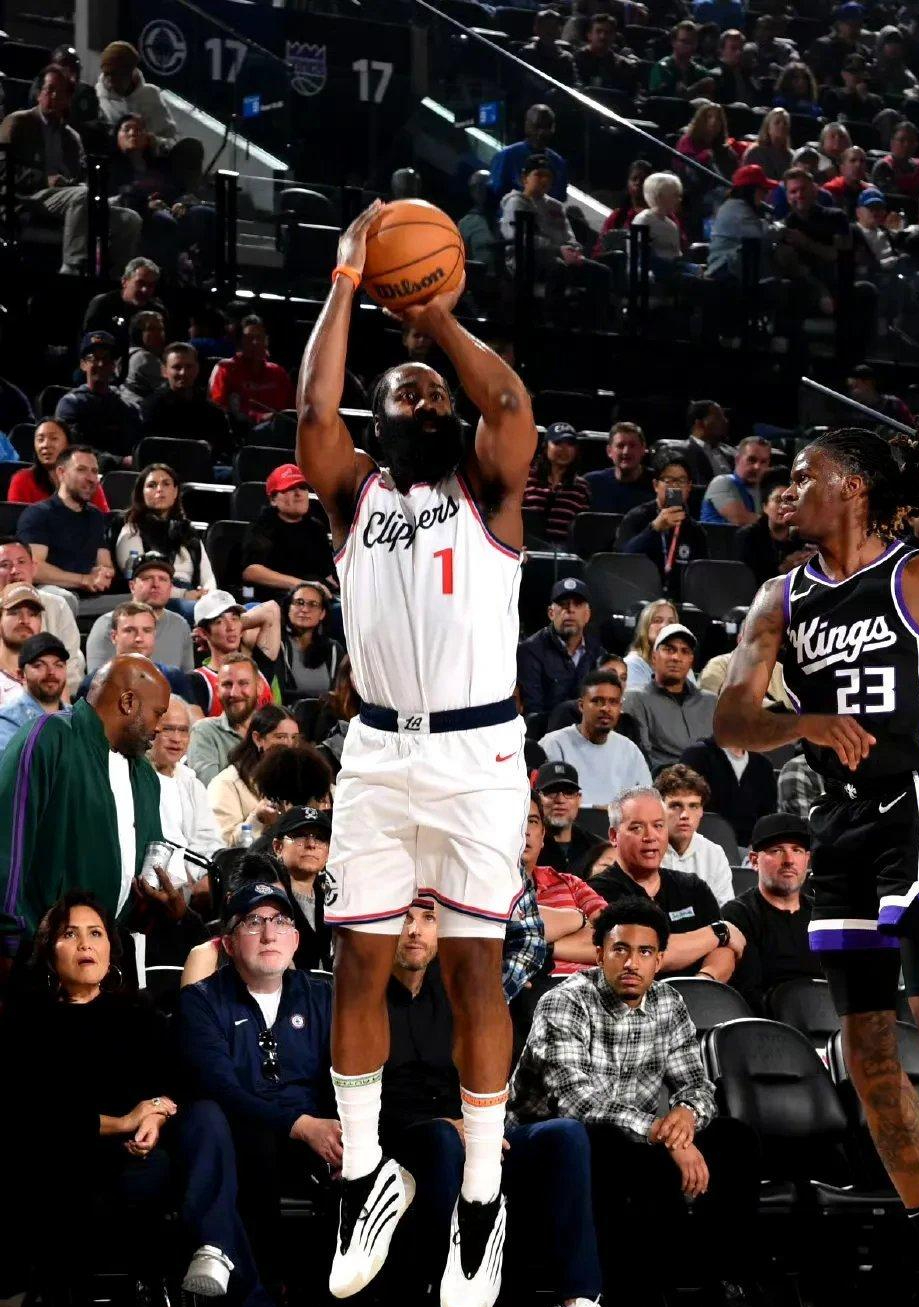 鹈鹕鏖战雷霆，德罗赞带队取胜的简单介绍