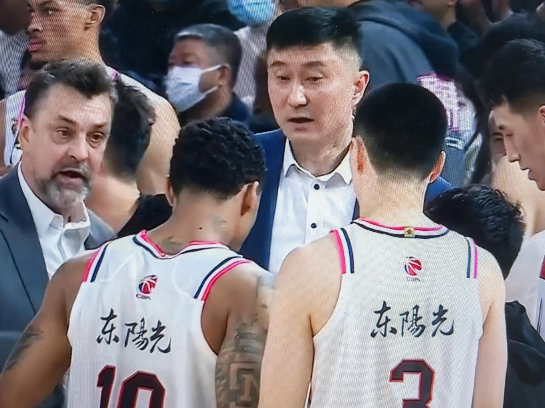 山西队客场遭遇四川队逆转失败 山西队客场遭遇四川队逆转失败