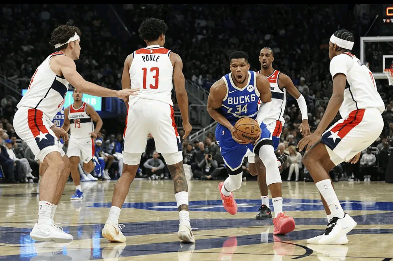 关于雄鹿再次力克黄蜂,字母哥单场拿下三十分的信息 关于雄鹿再次力克黄蜂,字母哥单场拿下三十分的信息