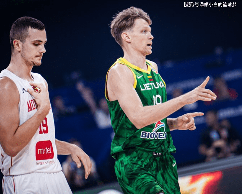 立陶宛篮球选手团结进攻，领跑比赛