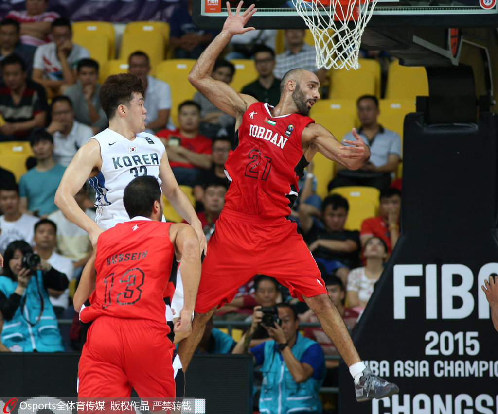 巴勒斯坦选手在排球比赛中豪取全胜，成功晋级