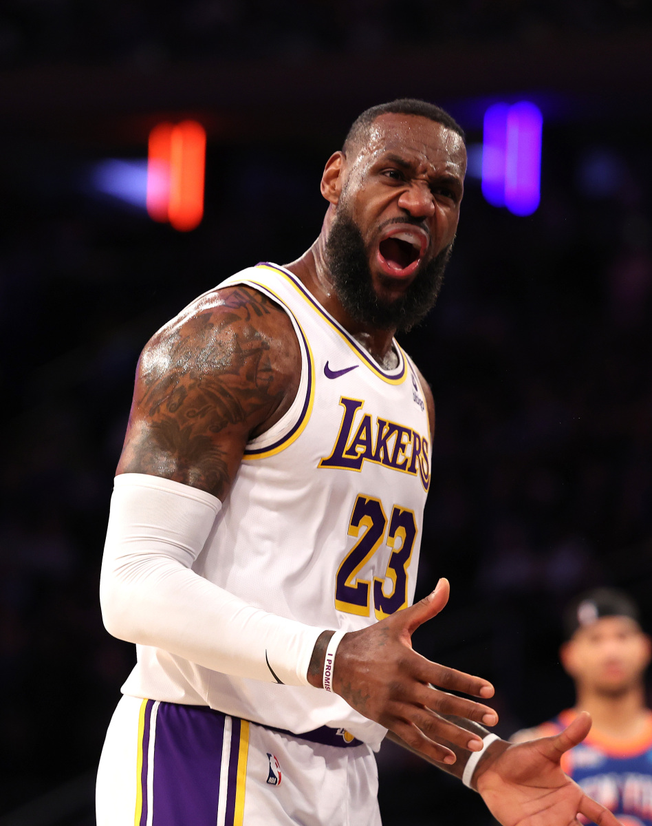 包含湖人逆转魔术，詹皇再度证明总冠军实力的词条