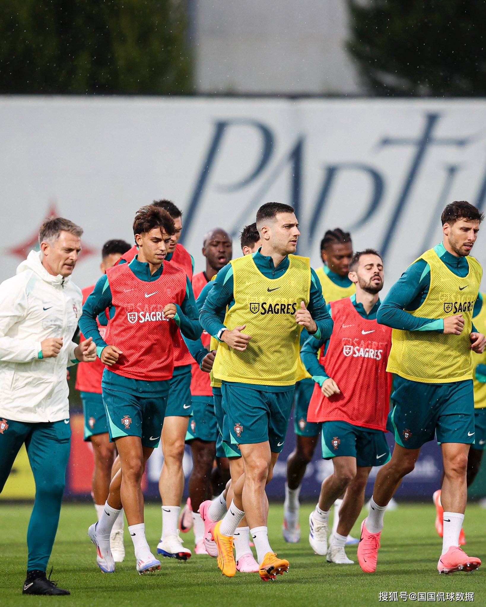 关于阿尔巴尼亚豪门队长联袂克罗地亚球星，备战国际友谊赛的信息