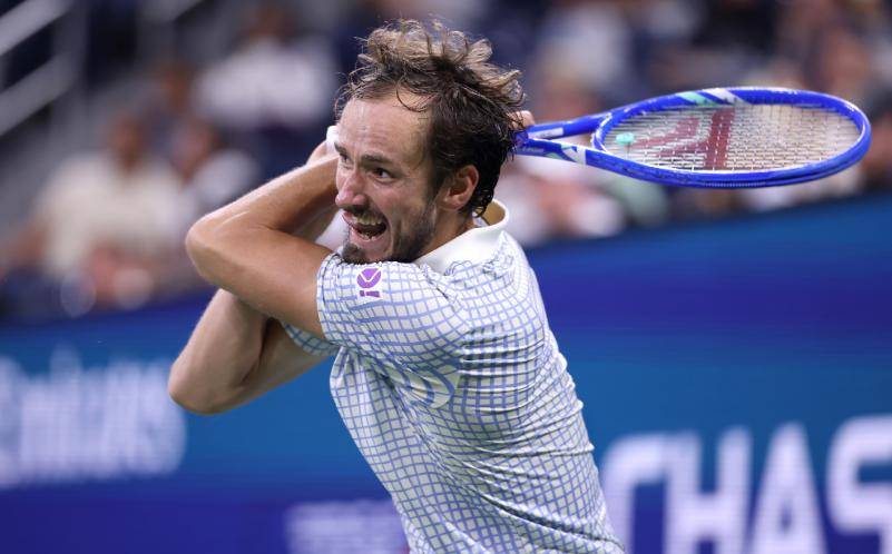 法网横扫年终总决赛，梅德韦杰夫惊艳四座的简单介绍