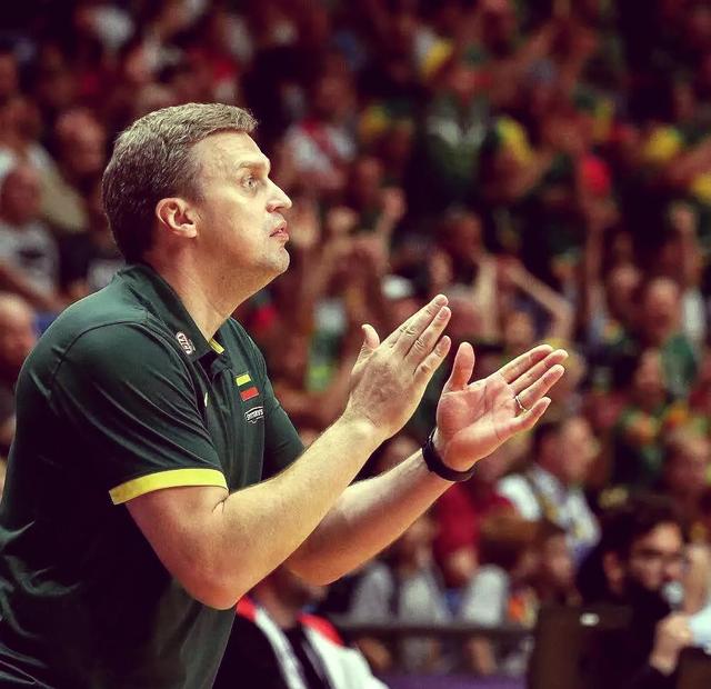 热火B队横扫立陶宛男篮,莫里斯送出助攻 热火B队横扫立陶宛男篮,莫里斯送出助攻