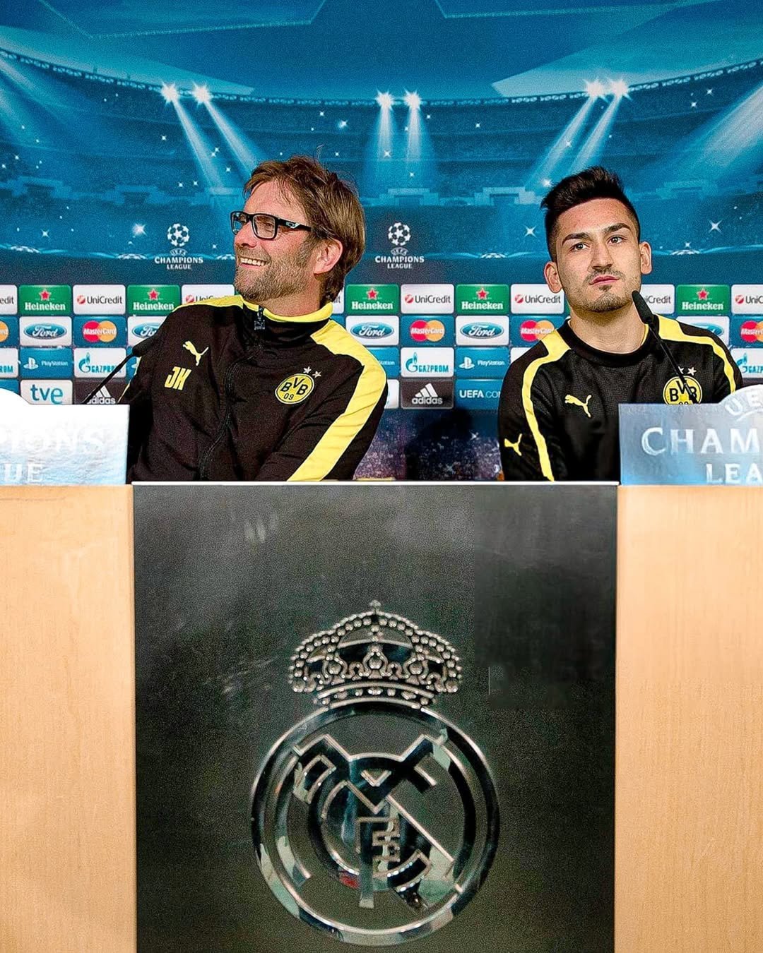 多特蒙得甘斯主场四比零痛胜勒沃库森的简单介绍