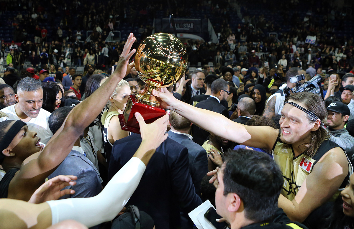 拉沃尔杯碾压戴维斯杯,蒂姆点燃赛场的简单介绍 拉沃尔杯碾压戴维斯杯,蒂姆点燃赛场的简单介绍